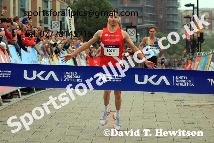 Mens 2024 UK Athletics 5k Road Champs., Newcastle/Gateshead Quayside.  Photo: David T. Hewitson/Sports for All Pics